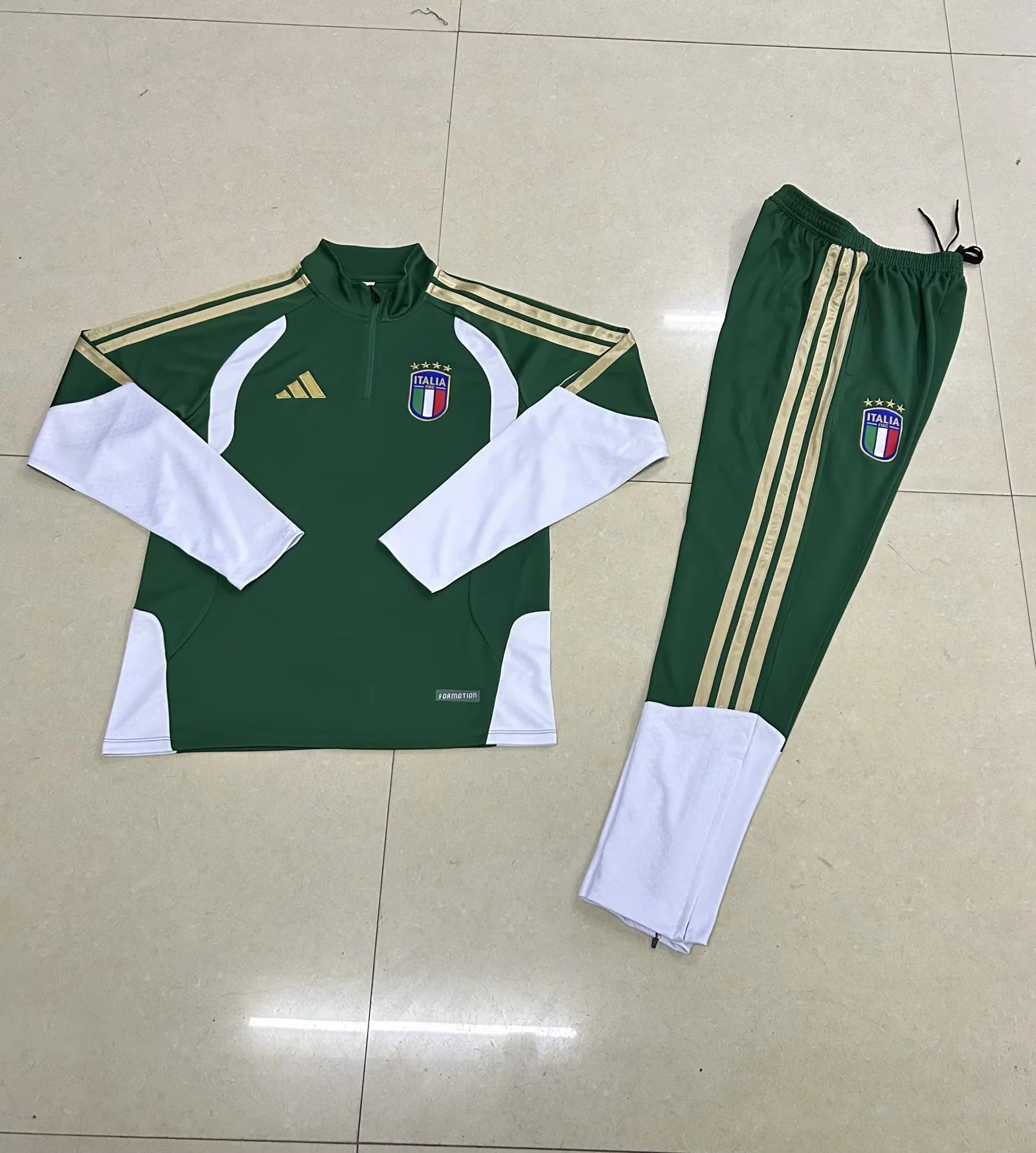 AAA Quality Italy 25/26 Tracksuit - Green/White AAA Quality Italy 25/26 Tracksuit - Green/White